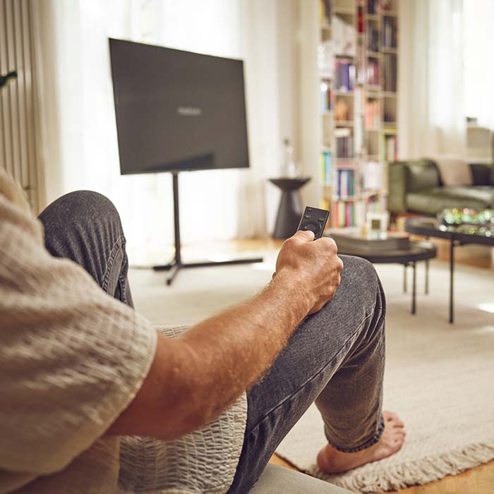 Design TV Standfuß AURA aus neuer Perspektive